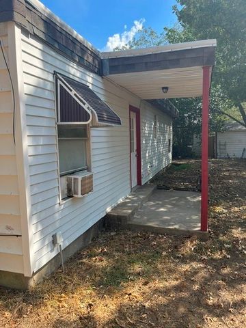 711 Hall Street, Lancaster, TX 75146