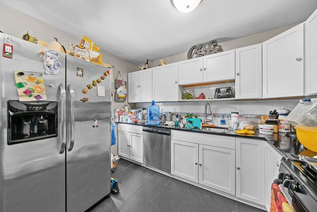 4327 Mayflower Avenue, Rockford, IL 61109