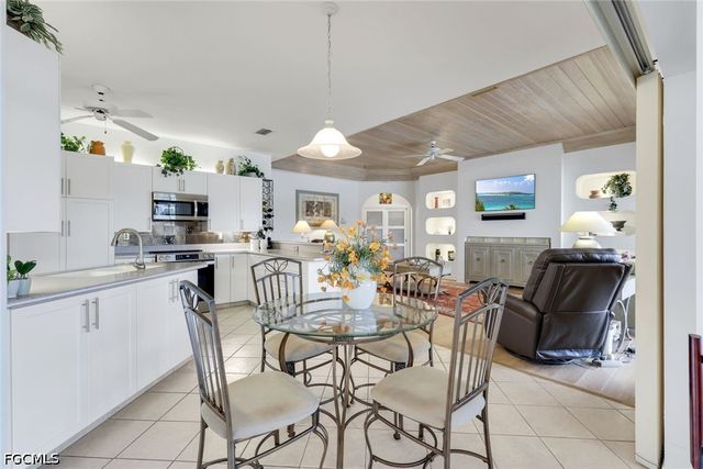 16111 Forest Oaks DR, Fort Myers, FL 33908