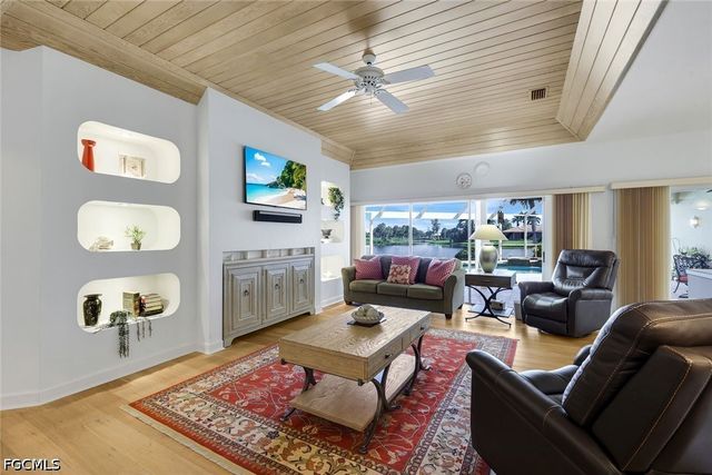 16111 Forest Oaks DR, Fort Myers, FL 33908