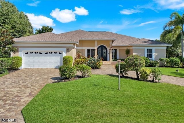 16111 Forest Oaks DR, Fort Myers, FL 33908