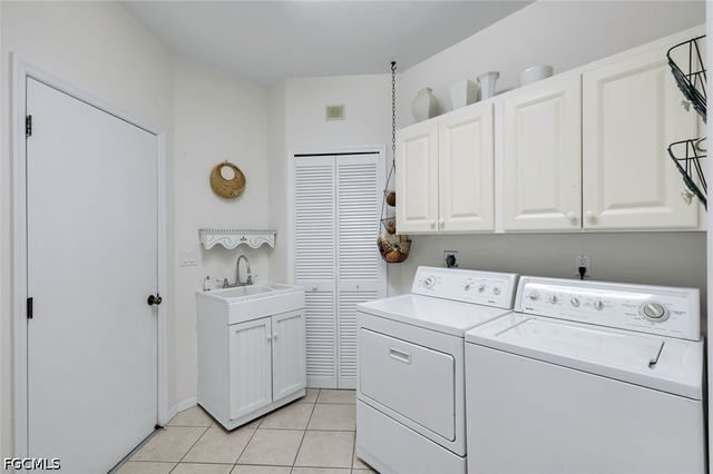 16111 Forest Oaks DR, Fort Myers, FL 33908