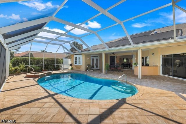 16111 Forest Oaks DR, Fort Myers, FL 33908