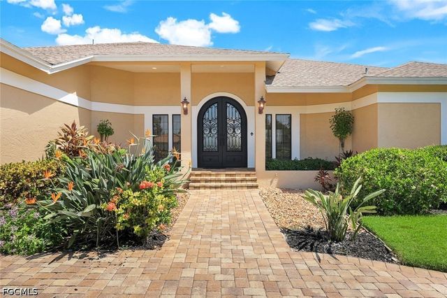 16111 Forest Oaks DR, Fort Myers, FL 33908