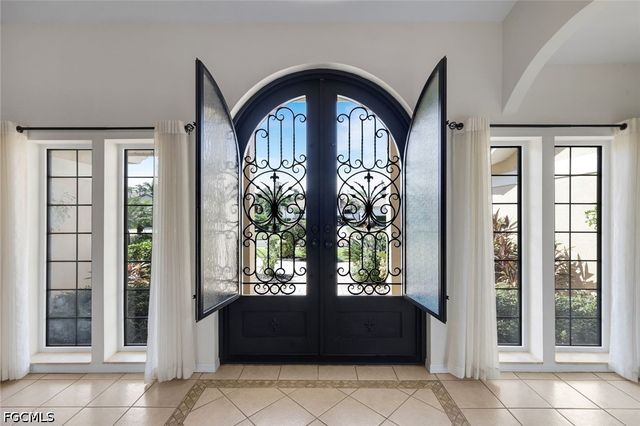 16111 Forest Oaks DR, Fort Myers, FL 33908