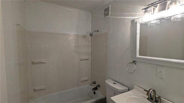 13516 12 Street, Grandview, MO 64030