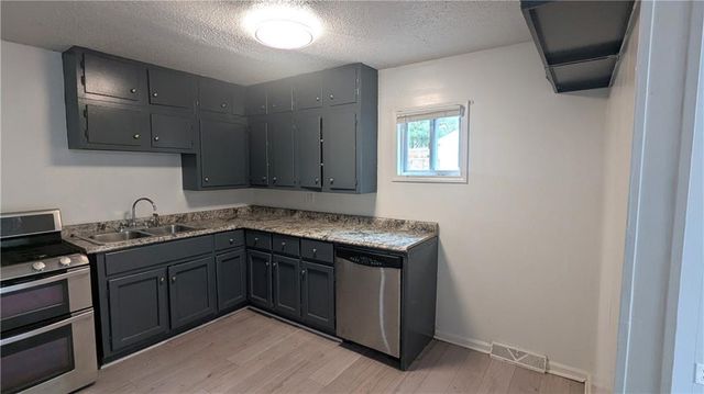 13516 12 Street, Grandview, MO 64030