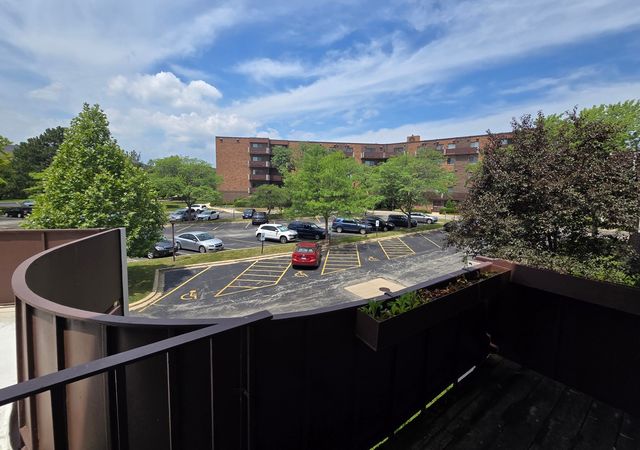 898 Wellington Avenue 202, Elk Grove Village, IL 60007