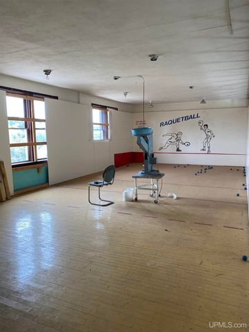 1101 West Breen Avenue, Kingsford, MI 49802