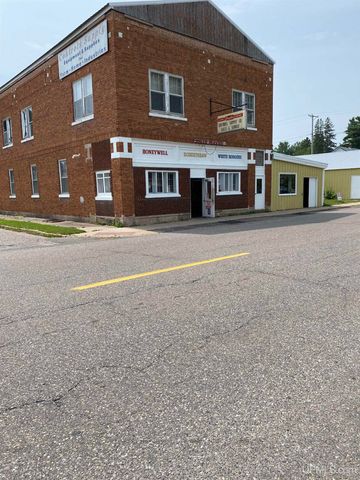 1101 West Breen Avenue, Kingsford, MI 49802