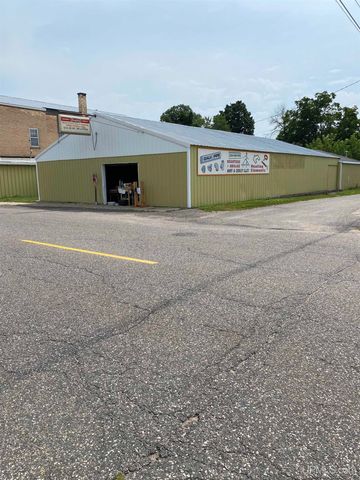 1101 West Breen Avenue, Kingsford, MI 49802