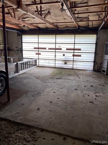 1101 West Breen Avenue, Kingsford, MI 49802