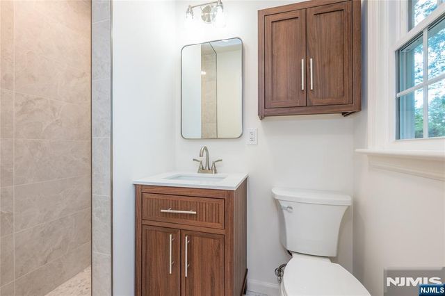 34 Homewood Avenue, Allendale, NJ 07401