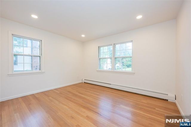 34 Homewood Avenue, Allendale, NJ 07401