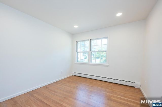 34 Homewood Avenue, Allendale, NJ 07401