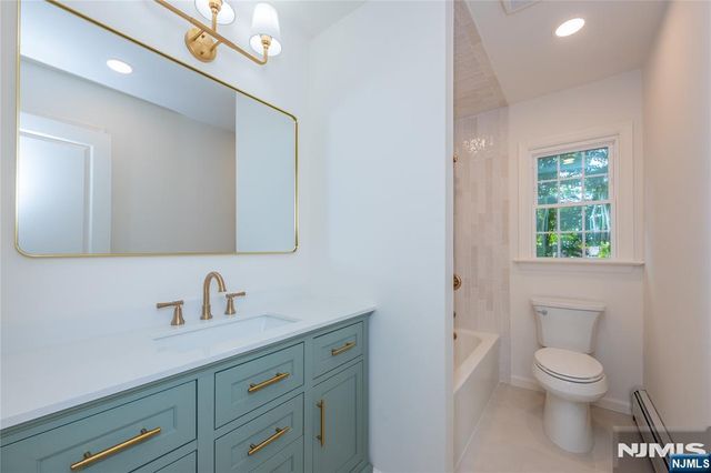 34 Homewood Avenue, Allendale, NJ 07401