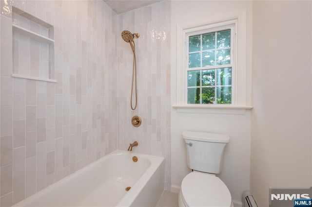 34 Homewood Avenue, Allendale, NJ 07401