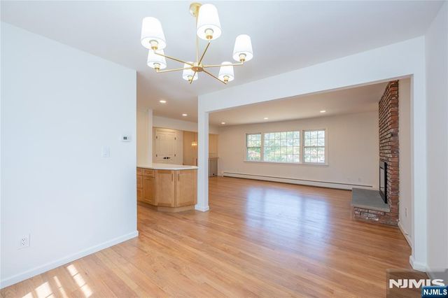 34 Homewood Avenue, Allendale, NJ 07401