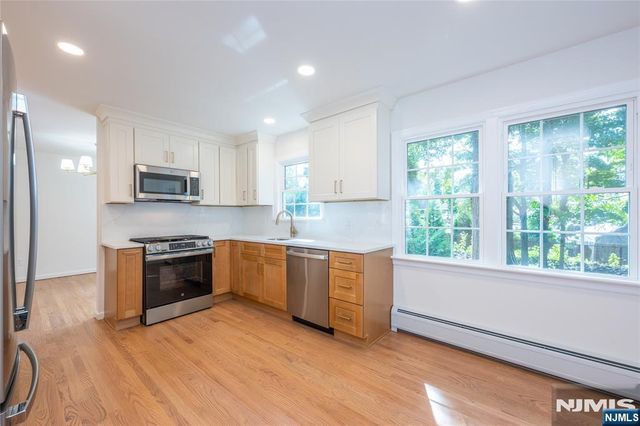 34 Homewood Avenue, Allendale, NJ 07401