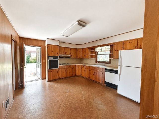 915 Shelton, Birmingham, AL 35215