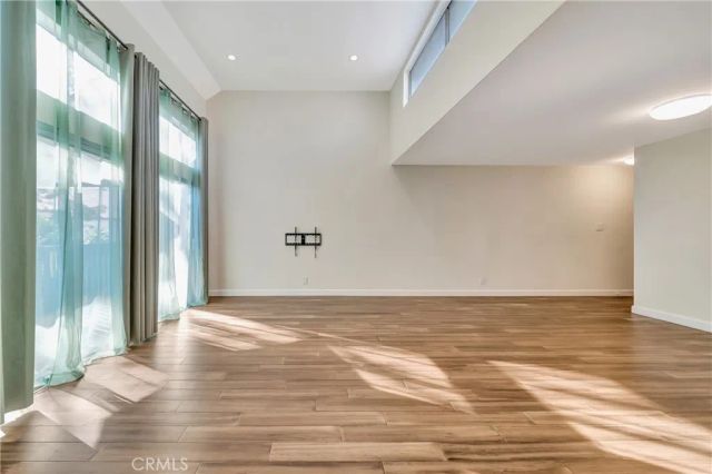 5700 Etiwanda Avenue 280, Tarzana, CA 91356