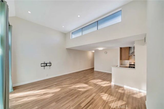 5700 Etiwanda Avenue 280, Tarzana, CA 91356