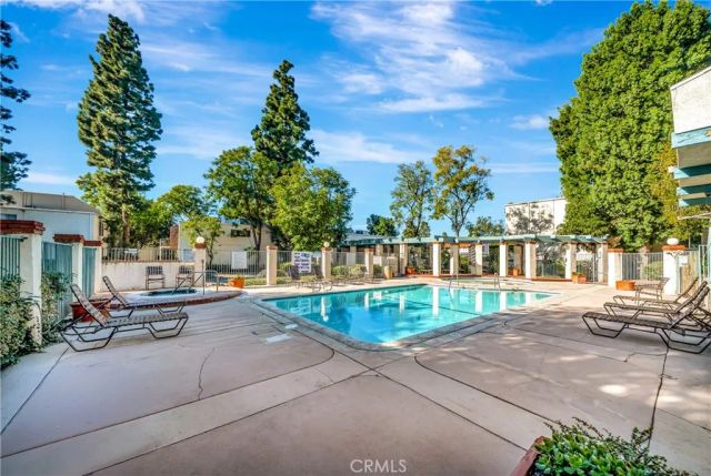 5700 Etiwanda Avenue 280, Tarzana, CA 91356