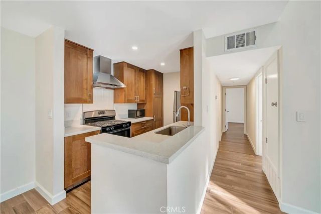 5700 Etiwanda Avenue 280, Tarzana, CA 91356