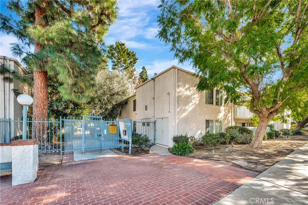 5700 Etiwanda Avenue 280, Tarzana, CA 91356