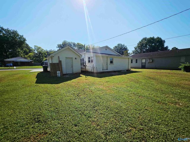 509 12th Avenue NW, Decatur, AL 35601