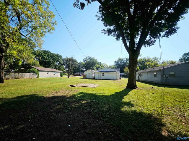 509 12th Avenue NW, Decatur, AL 35601