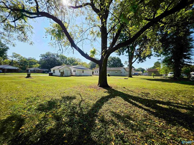 509 12th Avenue NW, Decatur, AL 35601