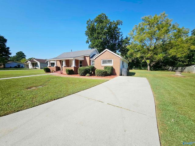 509 12th Avenue NW, Decatur, AL 35601