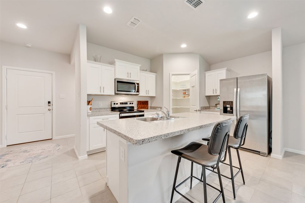 408 Alva Street, Azle, TX 76020