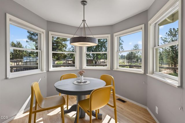60835 Jennings Road, Bend, OR 97702