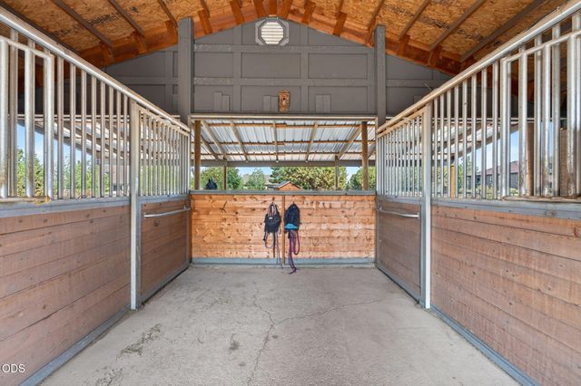 60835 Jennings Road, Bend, OR 97702