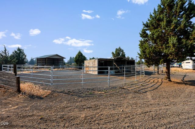 60835 Jennings Road, Bend, OR 97702
