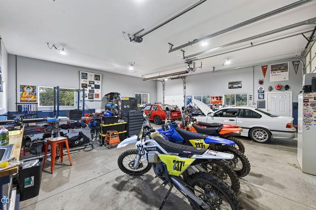 60835 Jennings Road, Bend, OR 97702