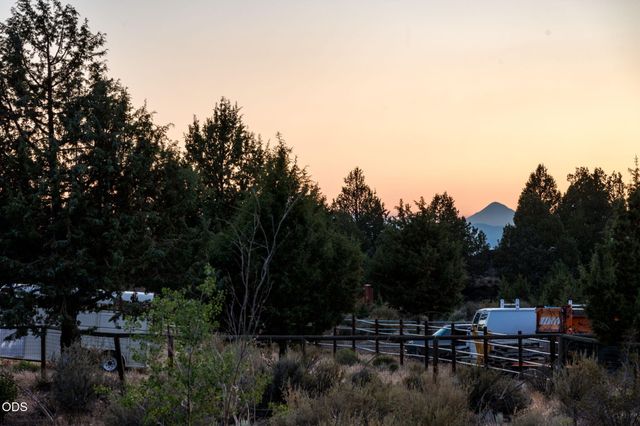 60835 Jennings Road, Bend, OR 97702