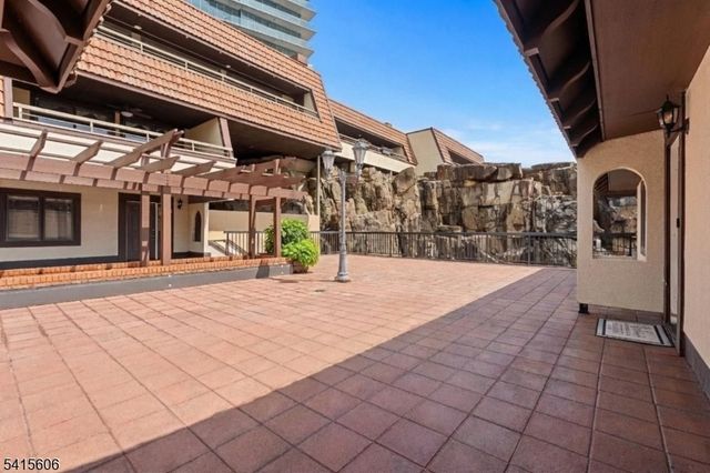 300 Gorge Rd 25, Cliffside Park Boro, NJ 07010