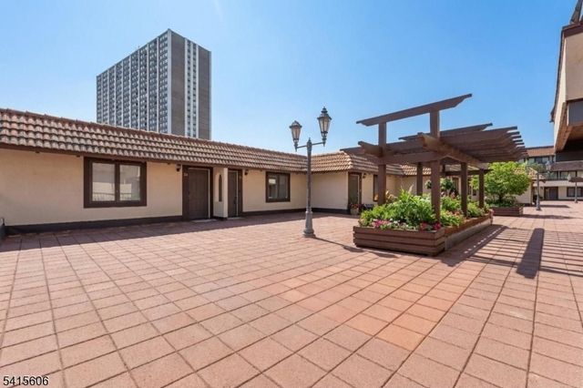 300 Gorge Rd 25, Cliffside Park Boro, NJ 07010