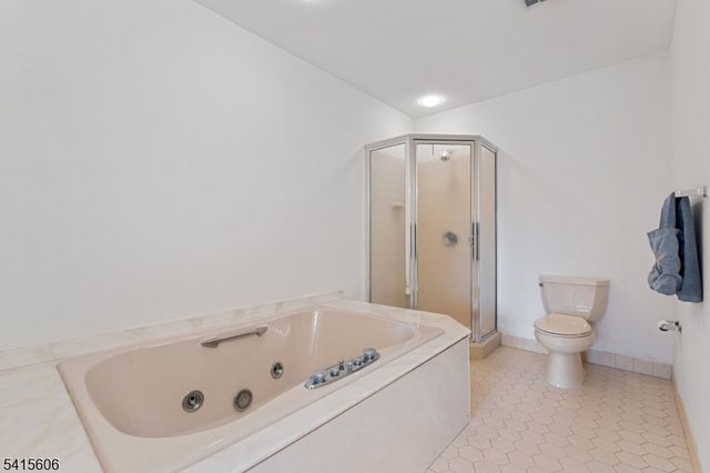 300 Gorge Rd 25, Cliffside Park Boro, NJ 07010