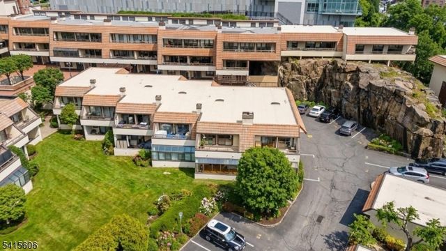 300 Gorge Rd 25, Cliffside Park Boro, NJ 07010