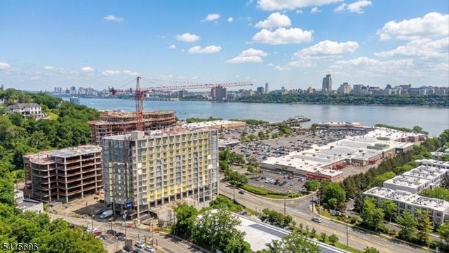 300 Gorge Rd 25, Cliffside Park Boro, NJ 07010