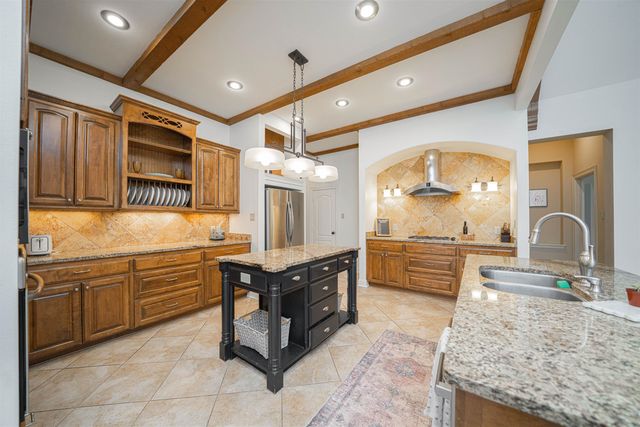 1008 Riverwood, Longview, TX 75604