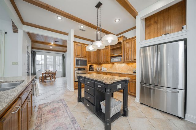 1008 Riverwood, Longview, TX 75604