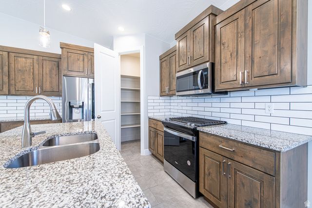 416 W CAMINO BORDE, Washington, UT 84780