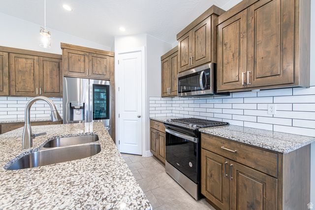 416 W CAMINO BORDE, Washington, UT 84780