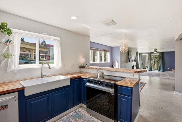 170 S Coeur D'Alene St, Spokane, WA 99201