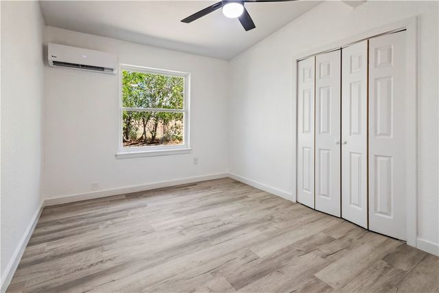 1406 S 11th St, Kingsville, TX 78363